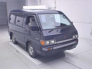 MITSUBISHI DELICA WAGON