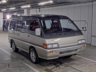 MITSUBISHI DELICA WAGON