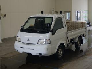 MITSUBISHI DELICA WAGON