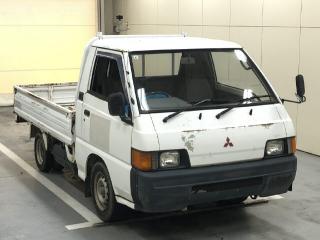 MITSUBISHI DELICA WAGON