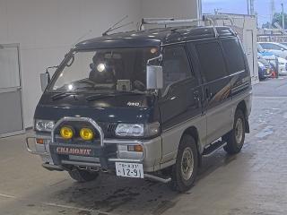 MITSUBISHI DELICA WAGON