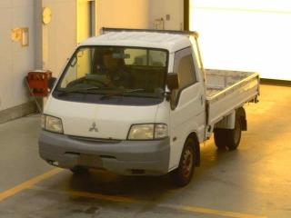 MITSUBISHI DELICA WAGON