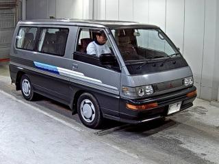 MITSUBISHI DELICA WAGON