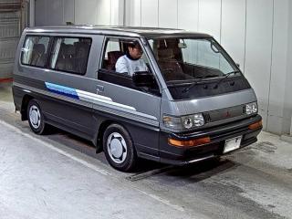 MITSUBISHI DELICA WAGON