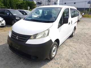 MITSUBISHI DELICA WAGON