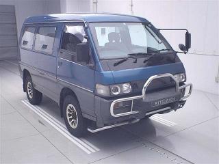 MITSUBISHI DELICA WAGON