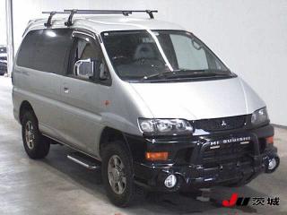 MITSUBISHI DELICA WAGON