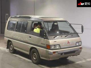 MITSUBISHI DELICA WAGON